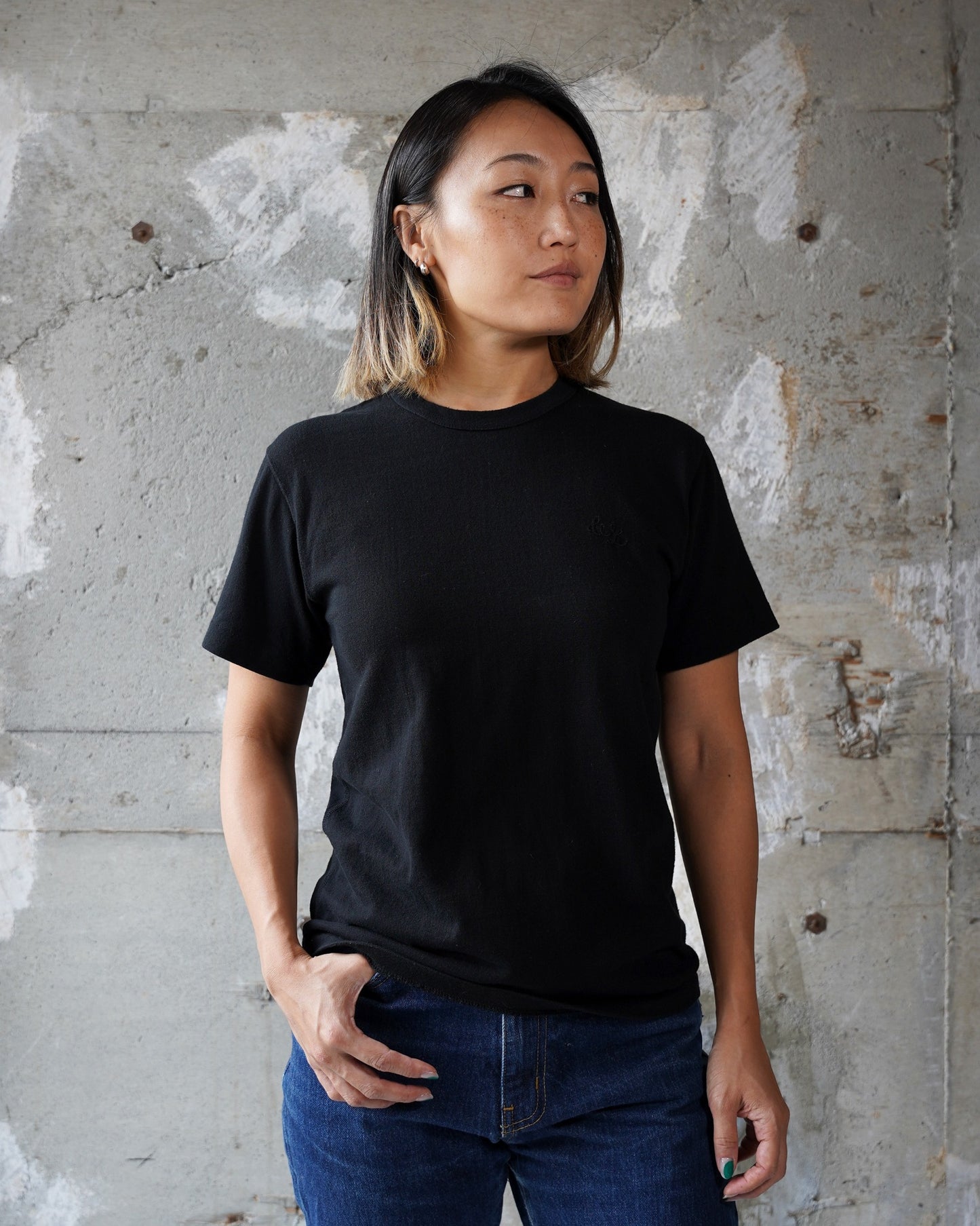 Crewneck T-shirt - Ultimate Pima Tsuriami - Black | Wonder Looper